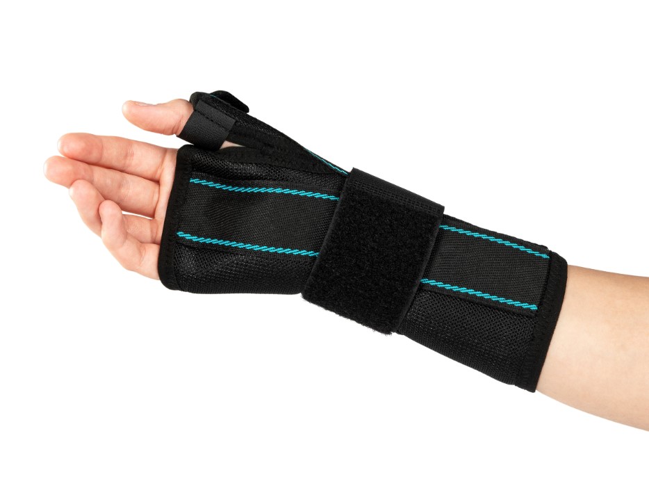 Stabilizator stawu nadgarstkowego M lewy z ujęciem kciuka ManuTim Plus - obrazek 2